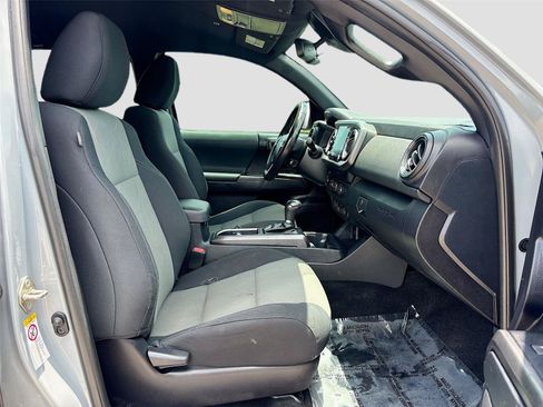 Used 2020 Toyota Tacoma TRD Sport RWD image 25