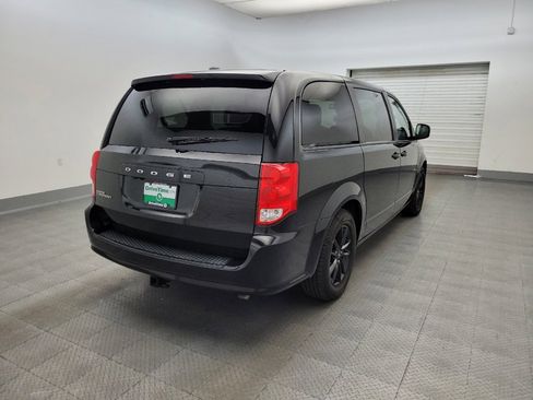 Used 2020 Dodge Grand Caravan SXT w/ Driver Convenience Group FWD image 9