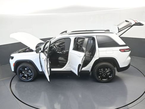 New 2026 Jeep Grand Cherokee Limited w/ Limited Altitude Package RWD image 60