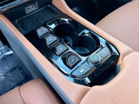 New 2025 VinFast VF 8 Plus image 17