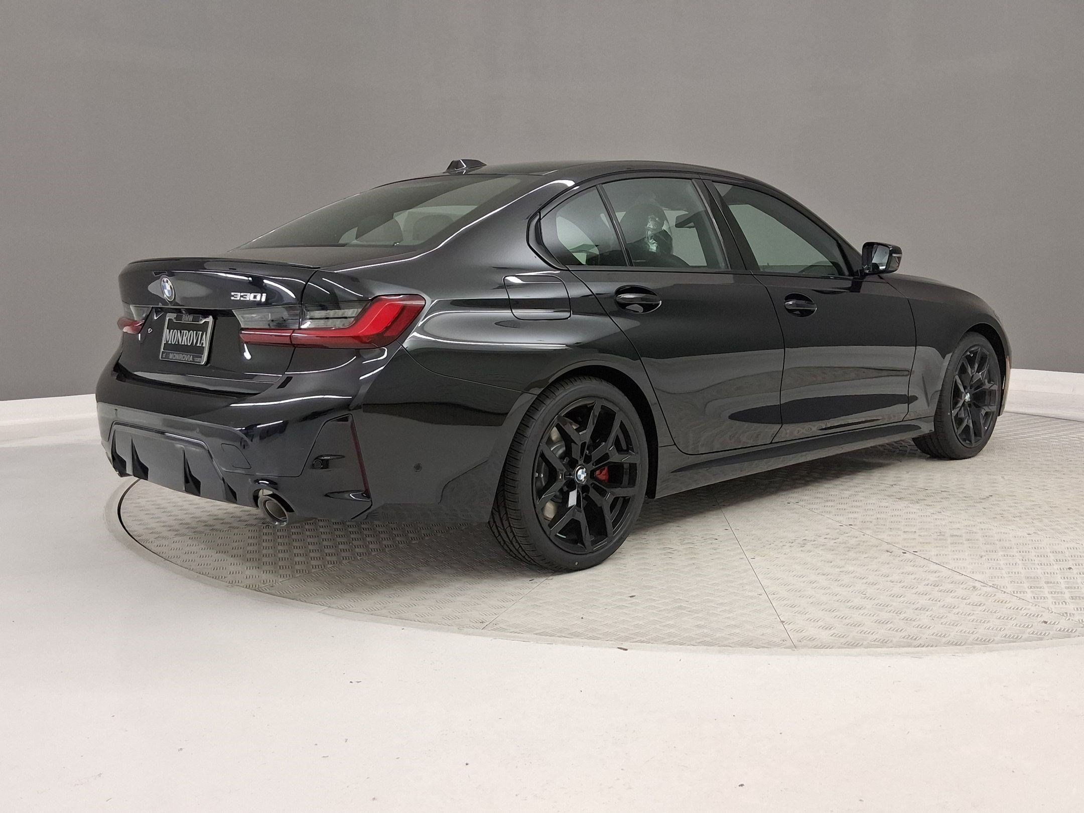 New 2026 BMW 330i Sedan w/ M Sport Package RWD image 7