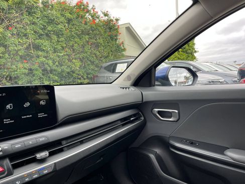 Used 2025 Kia K4 FWD image 36