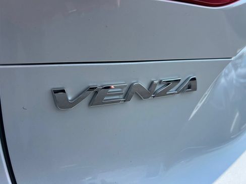Used 2024 Toyota Venza XLE AWD/4WD image 30