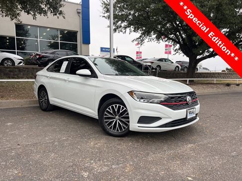 Used 2020 Volkswagen Jetta SE image 1