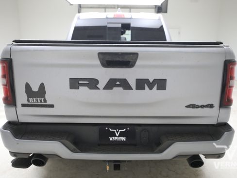 Used 2025 RAM 1500 Big Horn AWD/4WD image 3