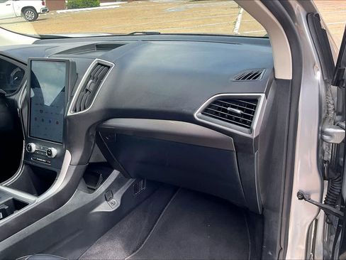 Used 2024 Ford Edge SEL image 23