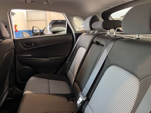 Used 2023 Hyundai Kona SE image 18
