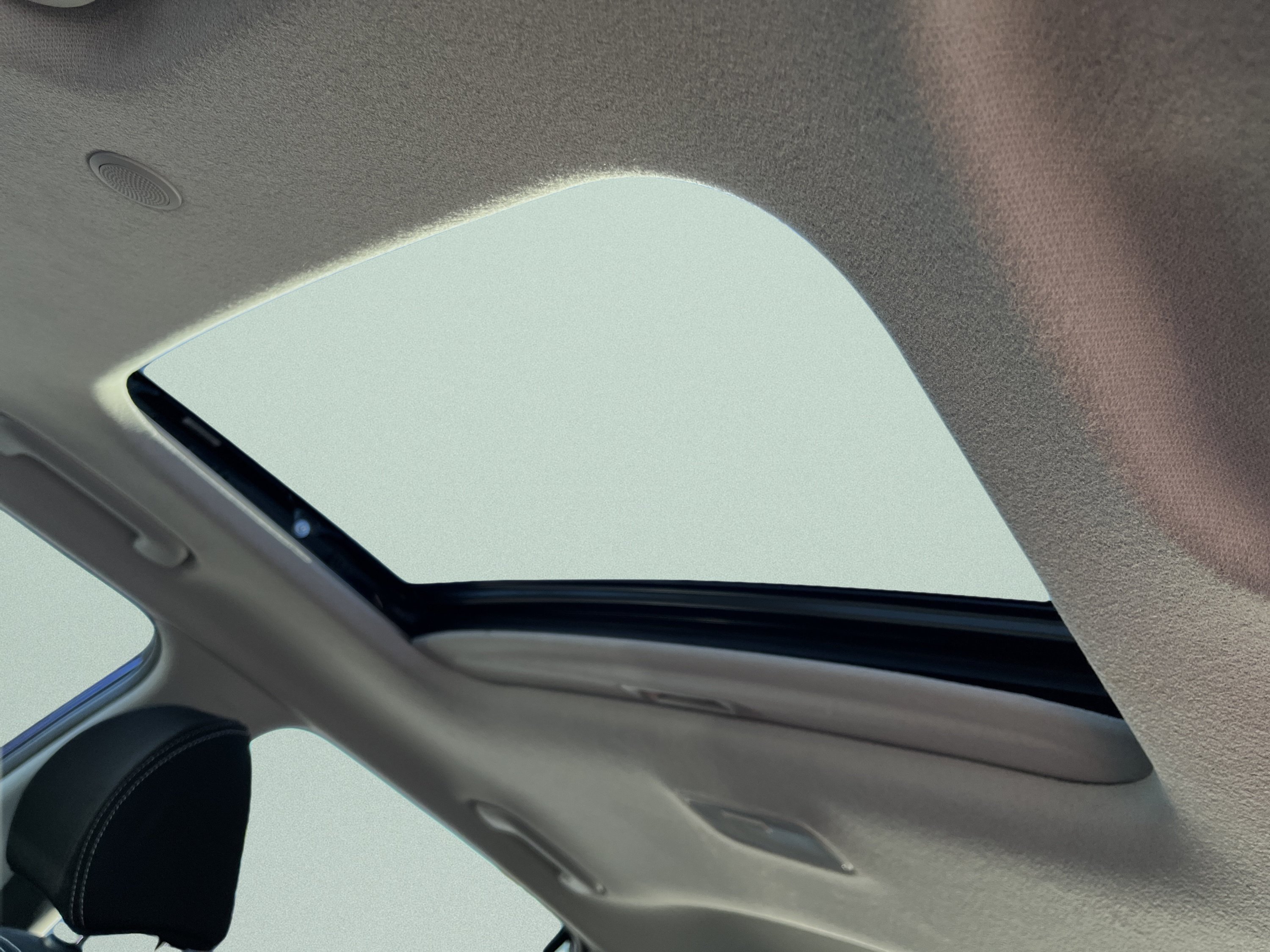 Used 2025 Hyundai Venue SEL FWD image 18