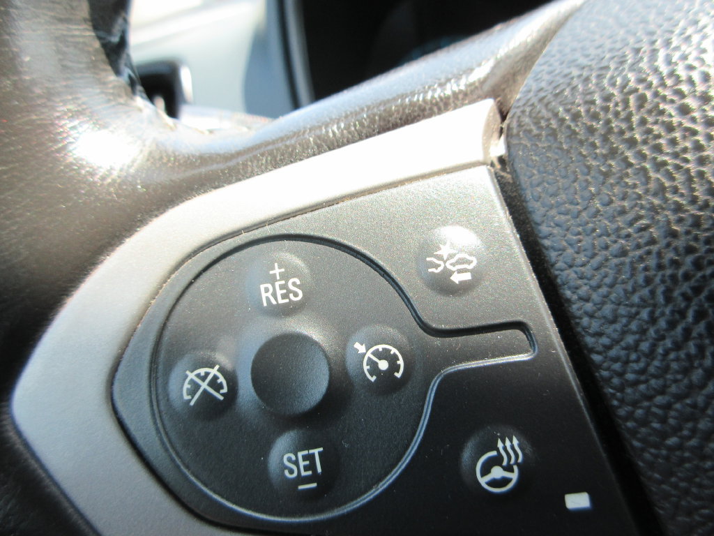 Used 2022 Chevrolet Colorado Z71 w/ Safety Package AWD/4WD image 31