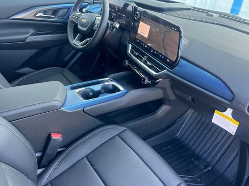 New 2026 Chevrolet Equinox EV LT w/ Convenience Package II FWD image 13