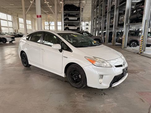 Used 2013 Toyota Prius Two image 7