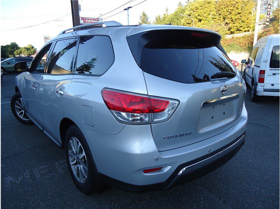 Used 2013 Nissan Pathfinder SV AWD/4WD image 8