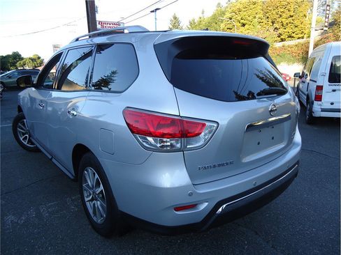 Used 2013 Nissan Pathfinder SV image 8