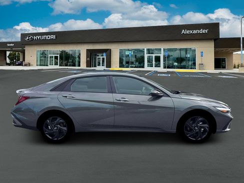 New 2026 Hyundai Elantra Sport FWD image 9