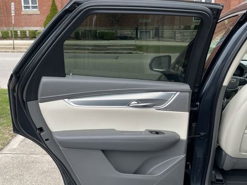 Used 2020 Cadillac XT5 Premium Luxury image 9