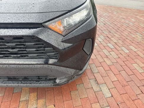 Used 2021 Toyota RAV4 LE FWD image 24