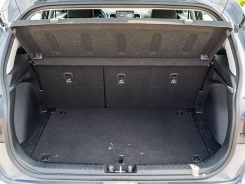 Used 2024 Hyundai Venue SEL FWD image 14