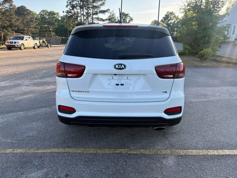 Used 2020 Kia Sorento FWD V6 image 4