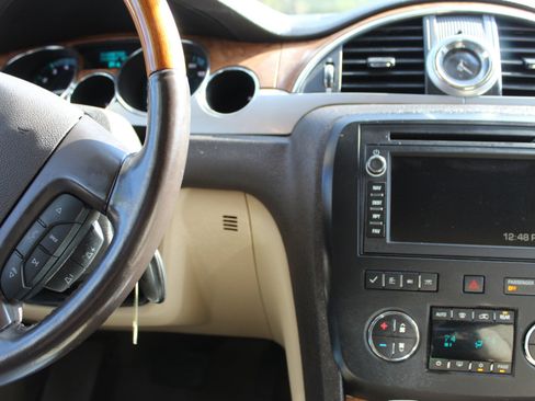 Used 2011 Buick Enclave CXL image 13