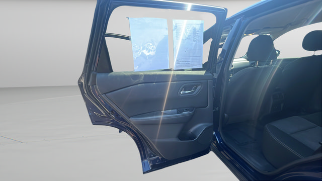 Used 2025 Nissan Rogue SV AWD/4WD image 21