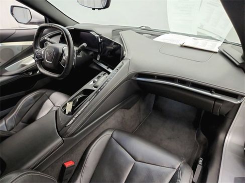 Used 2020 Chevrolet Corvette Stingray Preferred Cpe w/ 2LT Preferred Equipment Group image 32