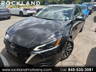 Used 2024 Nissan Altima 2.5 SV