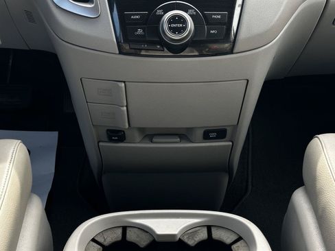 Used 2012 Honda Odyssey Touring Elite image 15