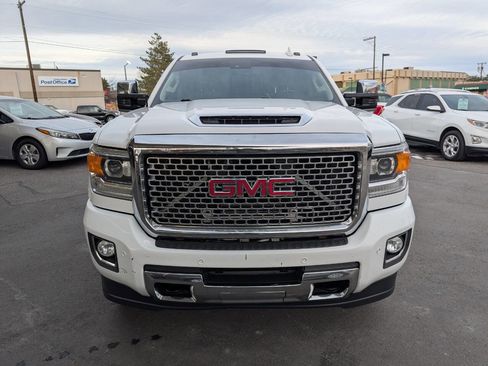 Used 2017 GMC Sierra 2500 Denali w/ Duramax Plus Package image 2