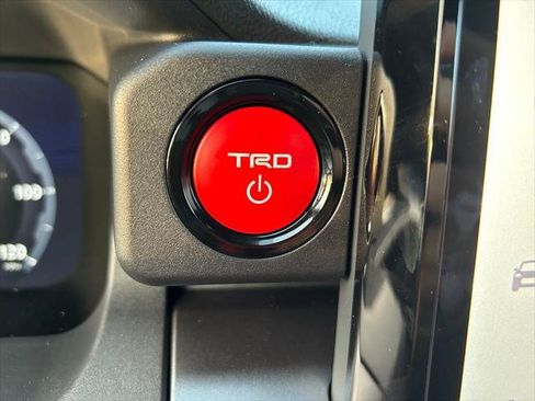 Used 2025 Toyota 4Runner TRD Off-Road Premium AWD/4WD image 28
