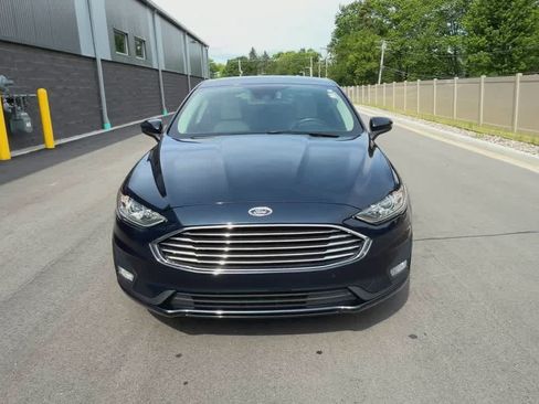 Used 2020 Ford Fusion SE w/ Equipment Group 151A FWD image 3