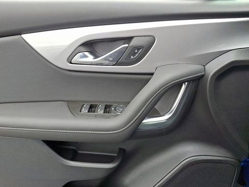 New 2025 Chevrolet Blazer LT w/ Midnight/Sport Edition image 9