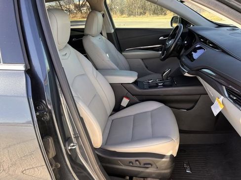 Certified 2021 Cadillac XT4 Luxury w/ Cold Weather Package image 23