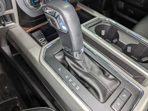 Used 2019 Ford F150 Lariat w/ Equipment Group 502A Luxury AWD/4WD image 31