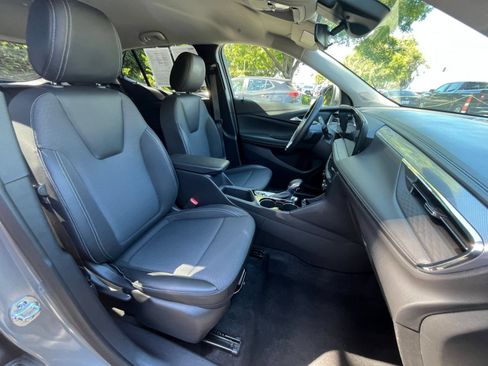 Used 2025 Buick Encore GX Preferred FWD image 35