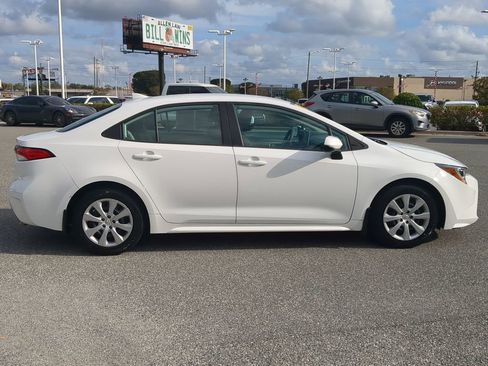 Used 2020 Toyota Corolla LE image 12
