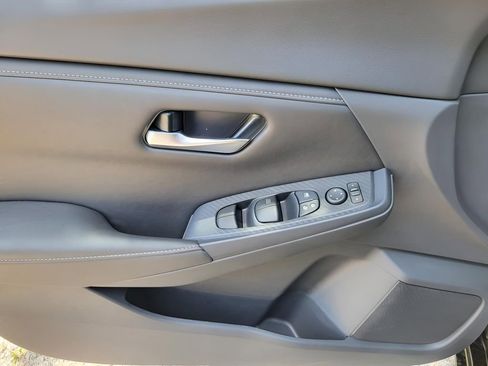 Used 2025 Nissan Sentra SV w/ Trunk Package FWD image 8