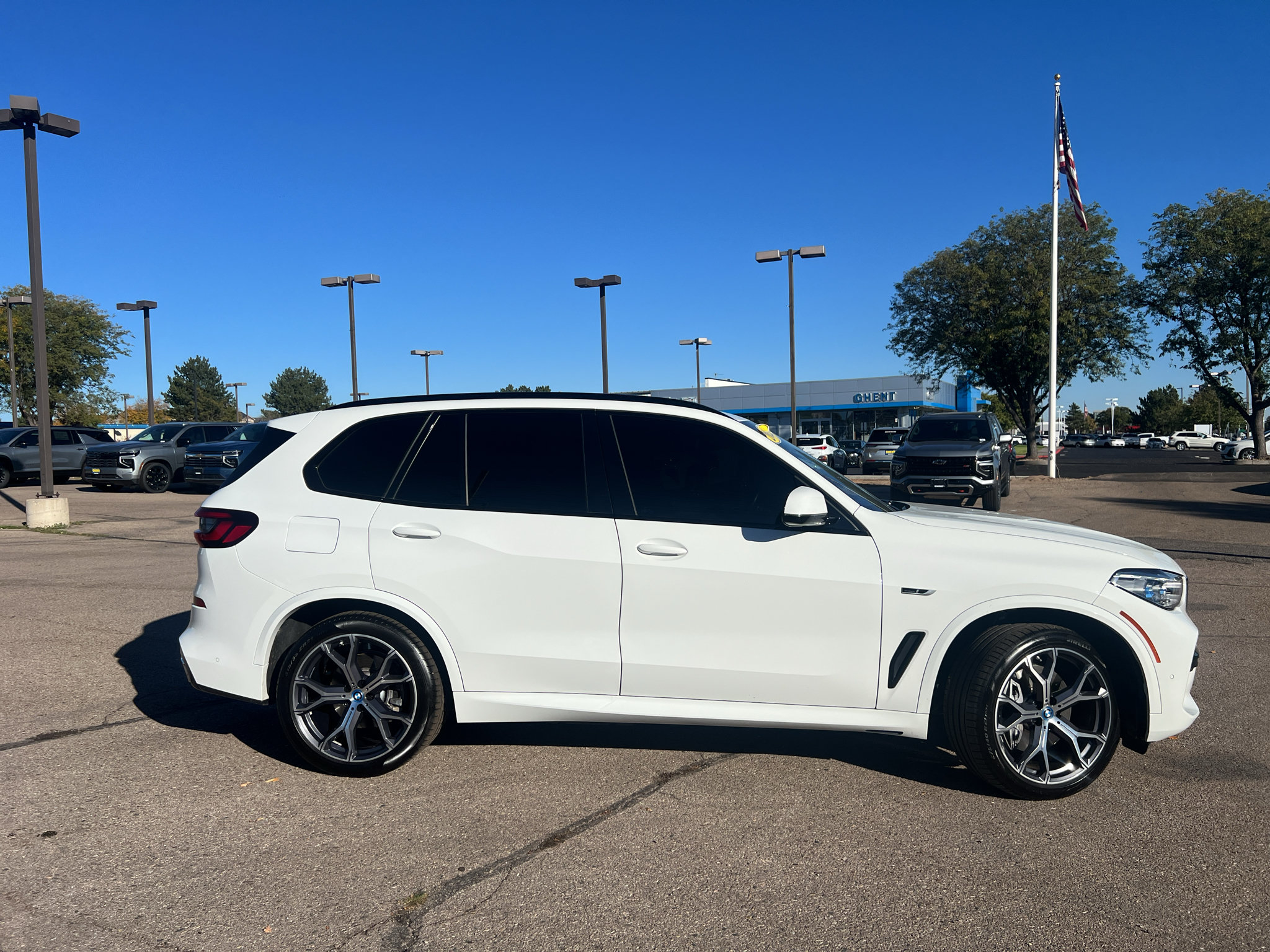 Used 2023 BMW X5 xDrive45e w/ Executive Package AWD/4WD image 18