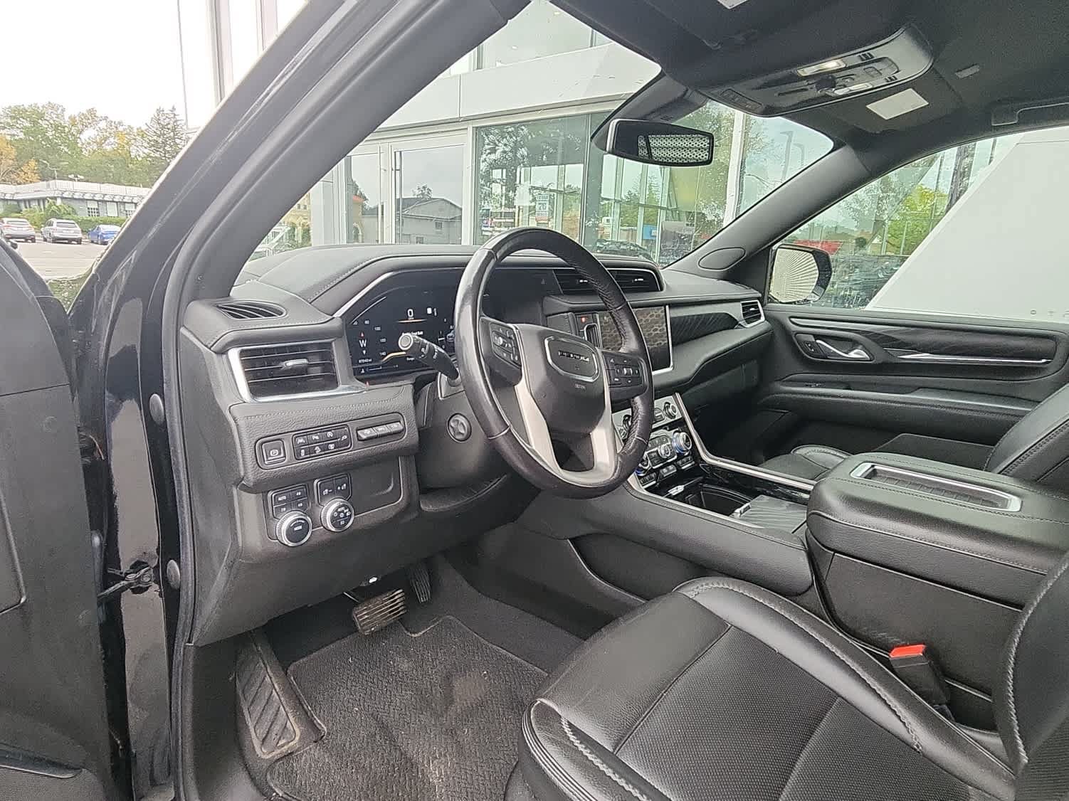 Used 2022 GMC Yukon Denali AWD/4WD image 14