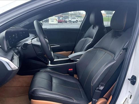 Used 2022 Lucid Air Grand Touring image 28