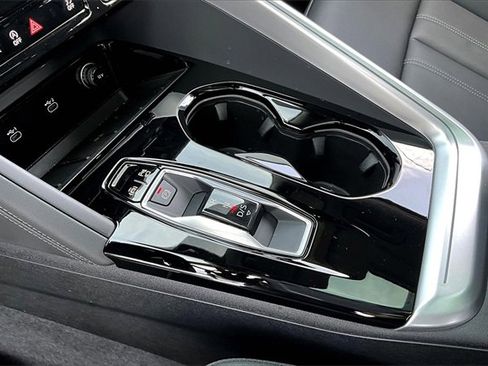 Used 2025 Audi Q5 Premium image 14