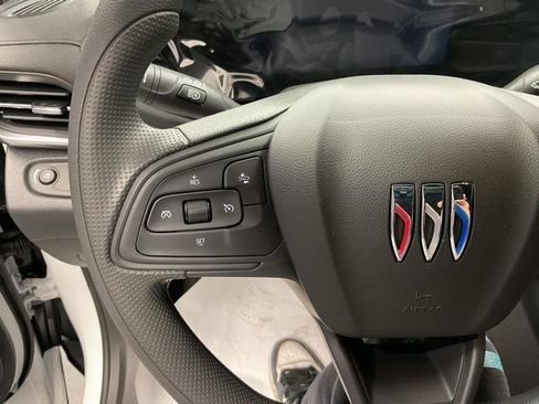 New 2025 Buick Envista Preferred image 11