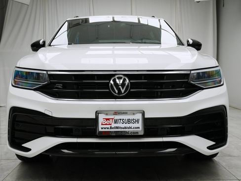 Used 2024 Volkswagen Tiguan SE R-Line image 3