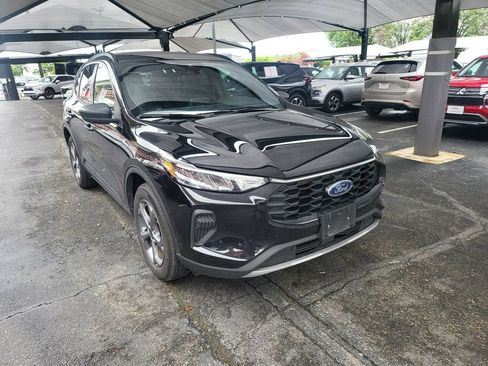 Used 2025 Ford Escape ST-Line AWD/4WD image 2