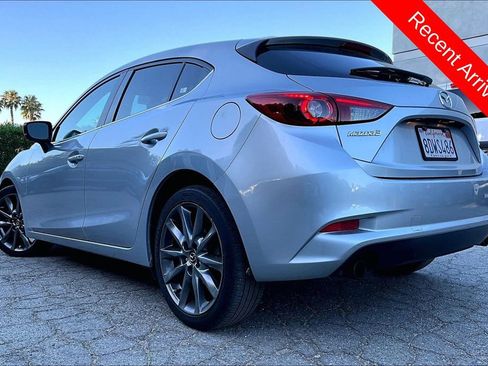 Used 2018 MAZDA MAZDA3 Grand Touring w/ Premium Equipment Package FWD image 6
