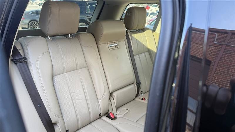 Used 2017 Land Rover Range Rover HSE AWD/4WD image 16