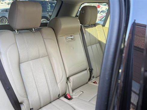 Used 2017 Land Rover Range Rover HSE image 16