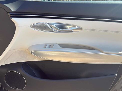 Used 2022 Genesis GV70 2.5T w/ Select Package image 23