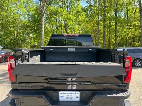 Used 2024 GMC Sierra 2500 Denali w/ Denali Reserve Package AWD/4WD image 4
