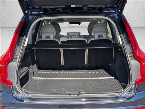 Used 2016 Volvo XC90 T5 Momentum image 6