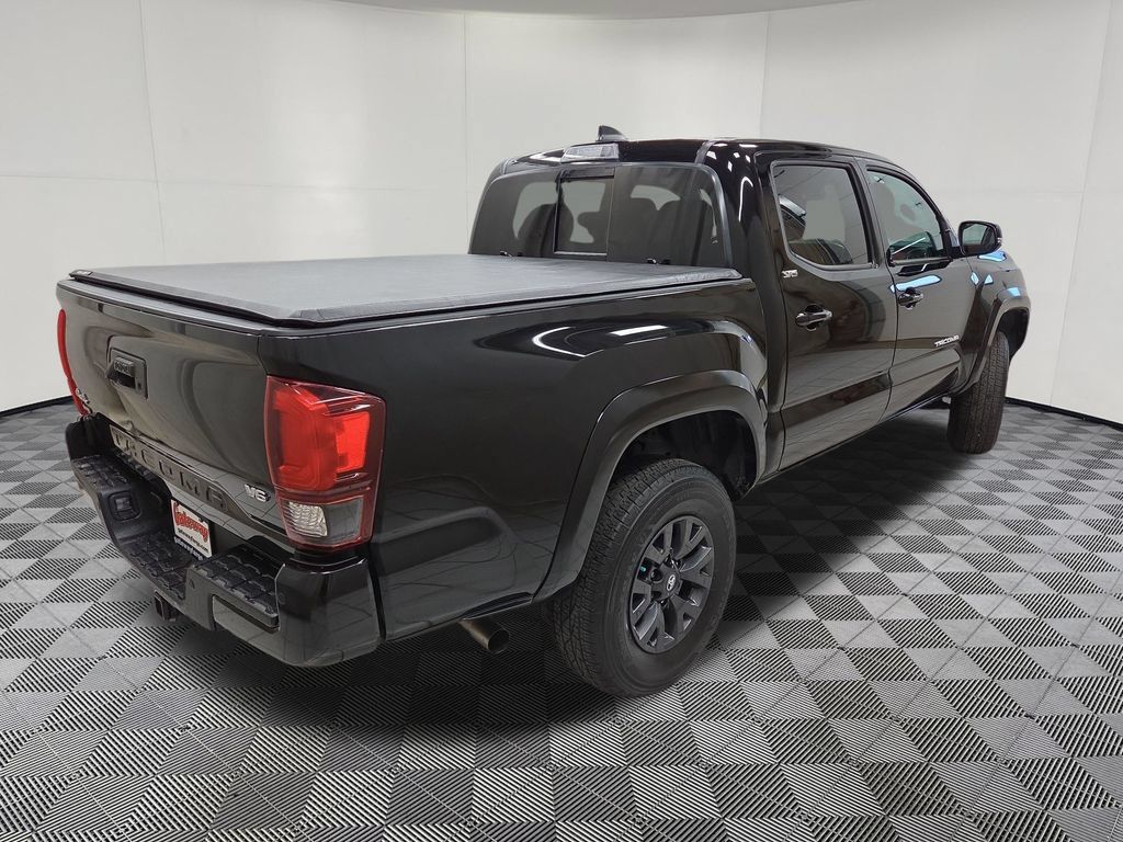 Used 2023 Toyota Tacoma SR5 AWD/4WD image 4